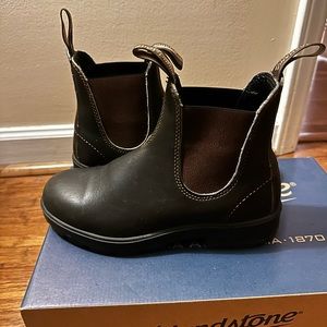 Blundstone 500w size 6.5